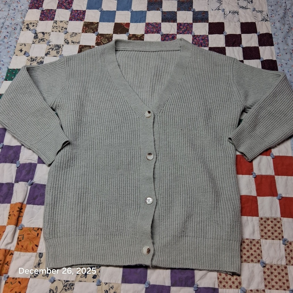 Ribbed Knit V Neck Cardigan Gray Sweater Womens size Medium Oversized